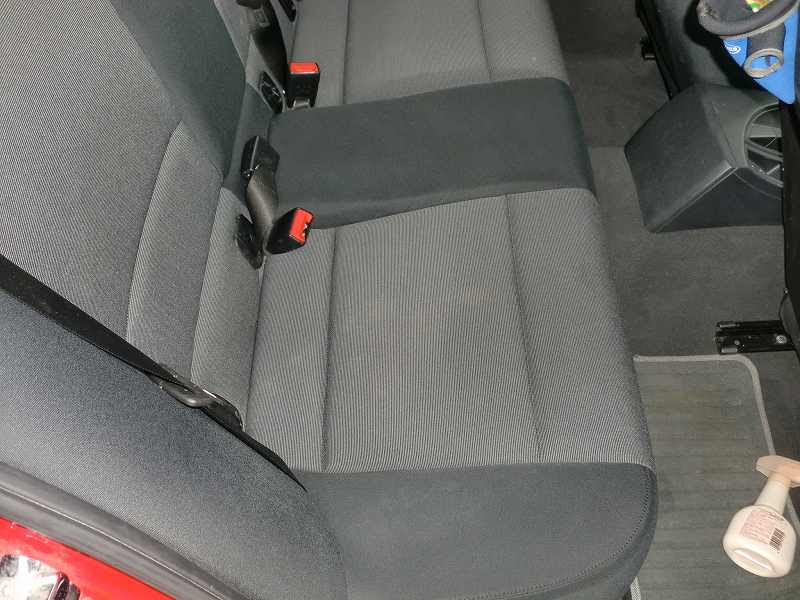 自動車シートのカビ汚れのクリーニング 佐賀の自動車修理屋 株 ダイ ケンオートサービス