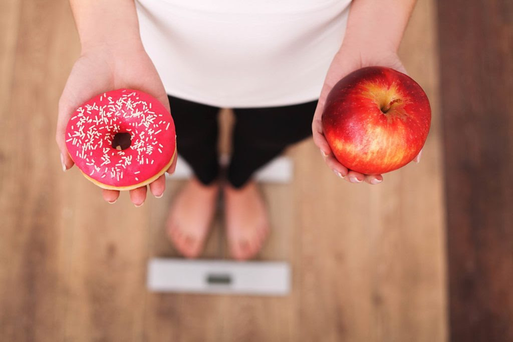Eating This One Food Can Stop Your Junk Food Cravings for Good_543917185_Yuriy-Maksymiv