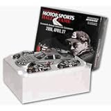 Dale Earnhardt / Hall of Fame / 5-Car Set / 1:24 Scale and 1:64 Scale Diecast Cars