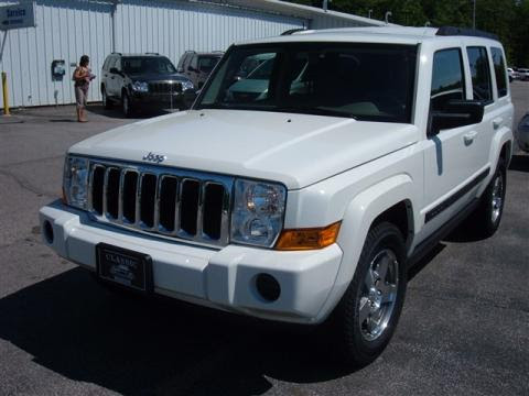 2009 Jeep Commander Interior. Stone White 2009 Jeep