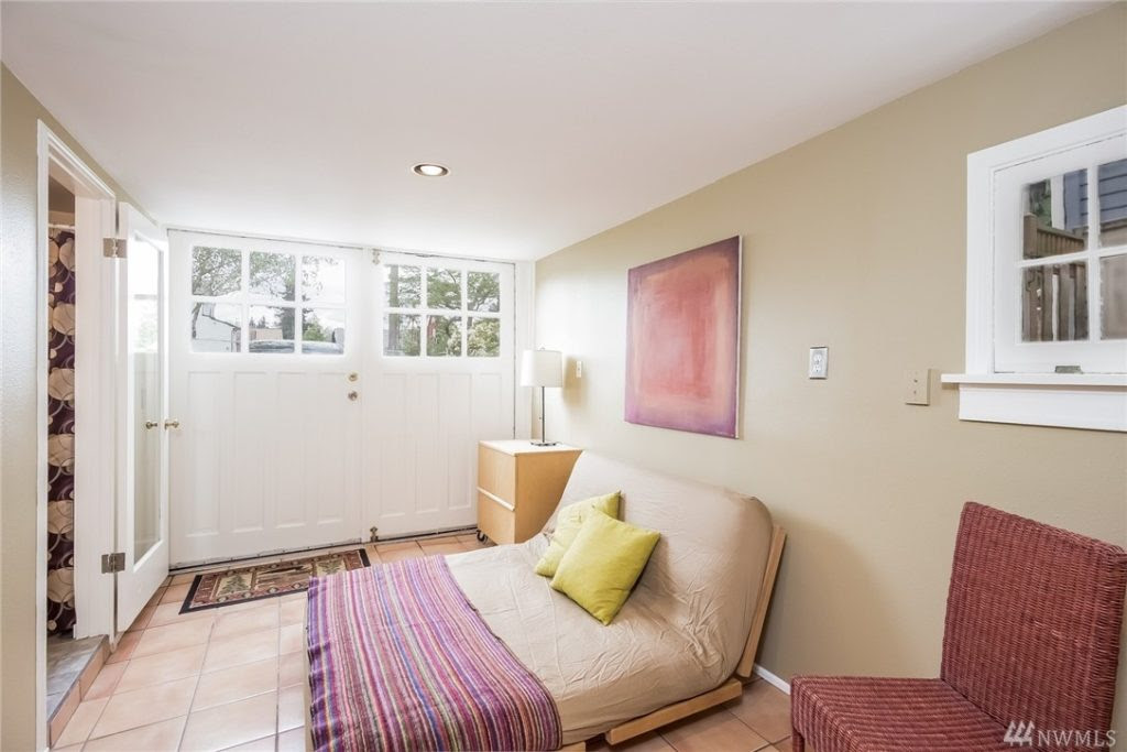 Seattle Spite House bedroom5