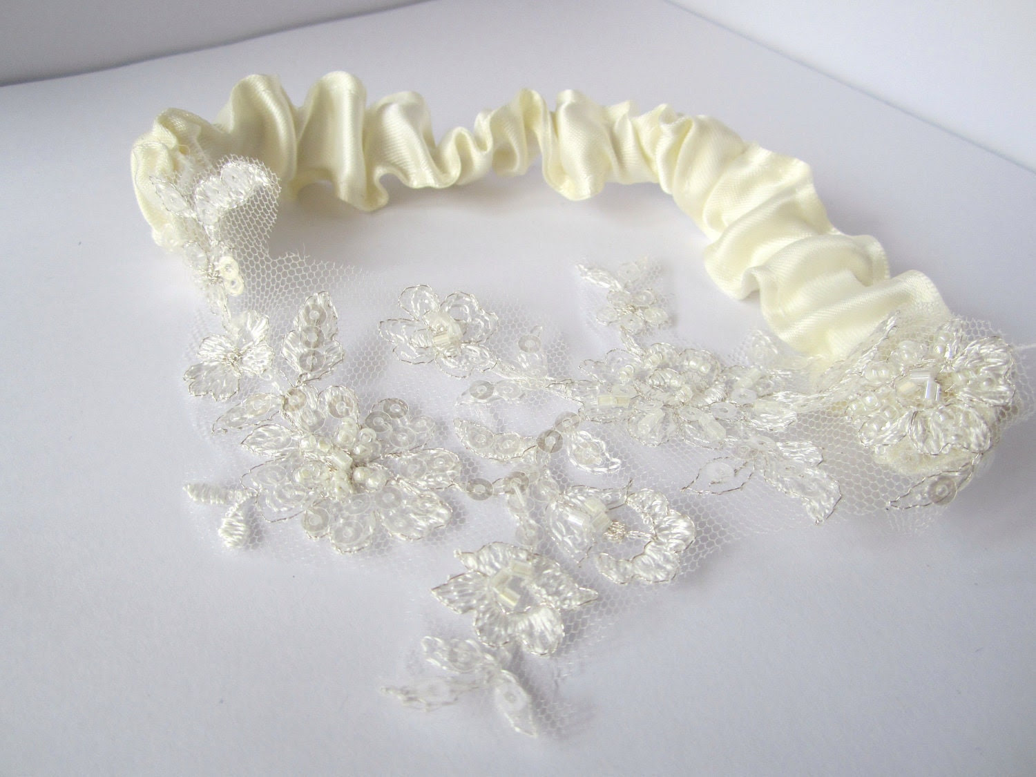 Simple Yet Elegant Romantic Lace Bridal Garter SET