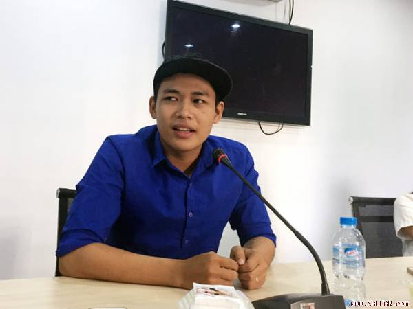 ‘Hot boy trà sữa’ Tấn Lợi: ‘Em không tửng, cũng không khùng’