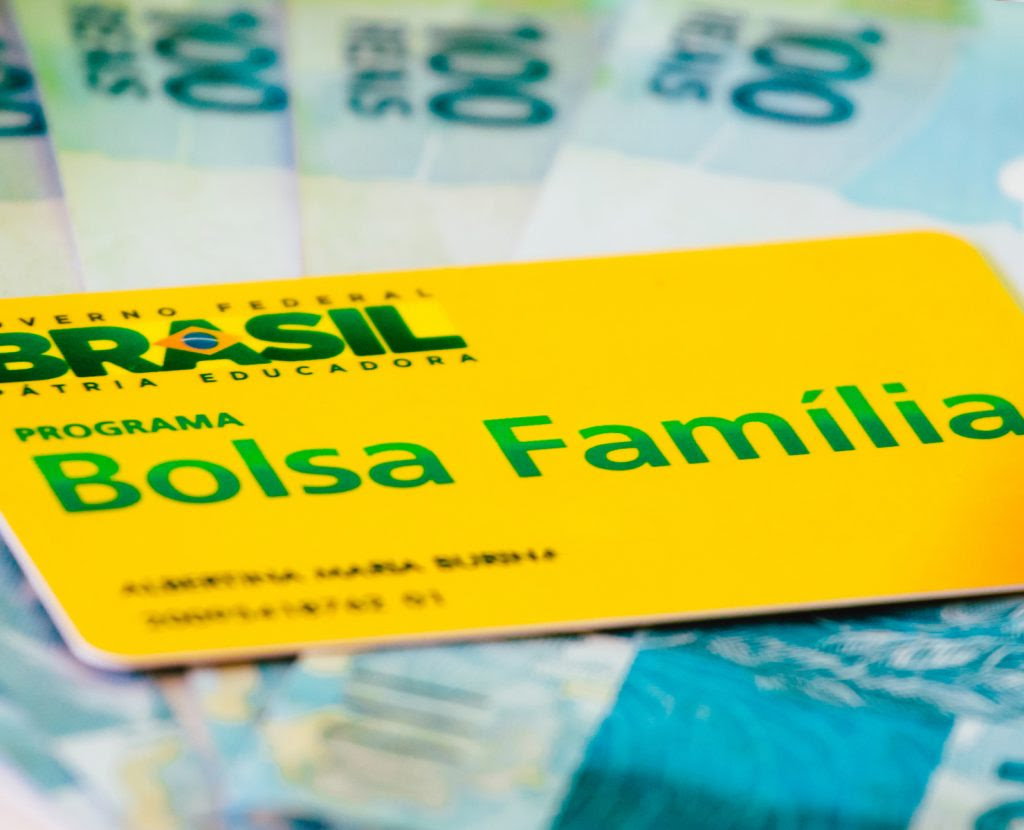 BOLSA FAMÍLIA: NOVO PROGRAMA DEVE PAGAR R$ 300,00