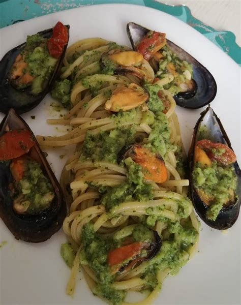 spaghetti quadrati  crema  broccoli  cozze sale