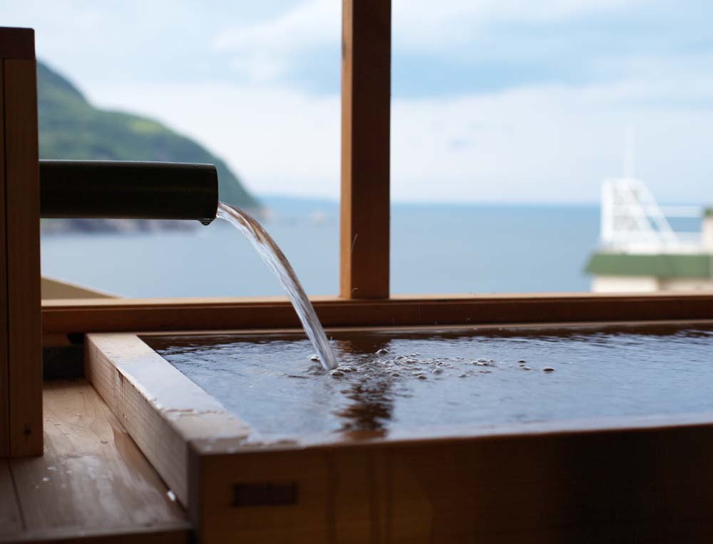 ゆんフリー写真素材集 No 31 檜の露天風呂 日本 静岡