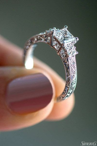 Simply stunning! Vintage style white gold engagement ring. Style...