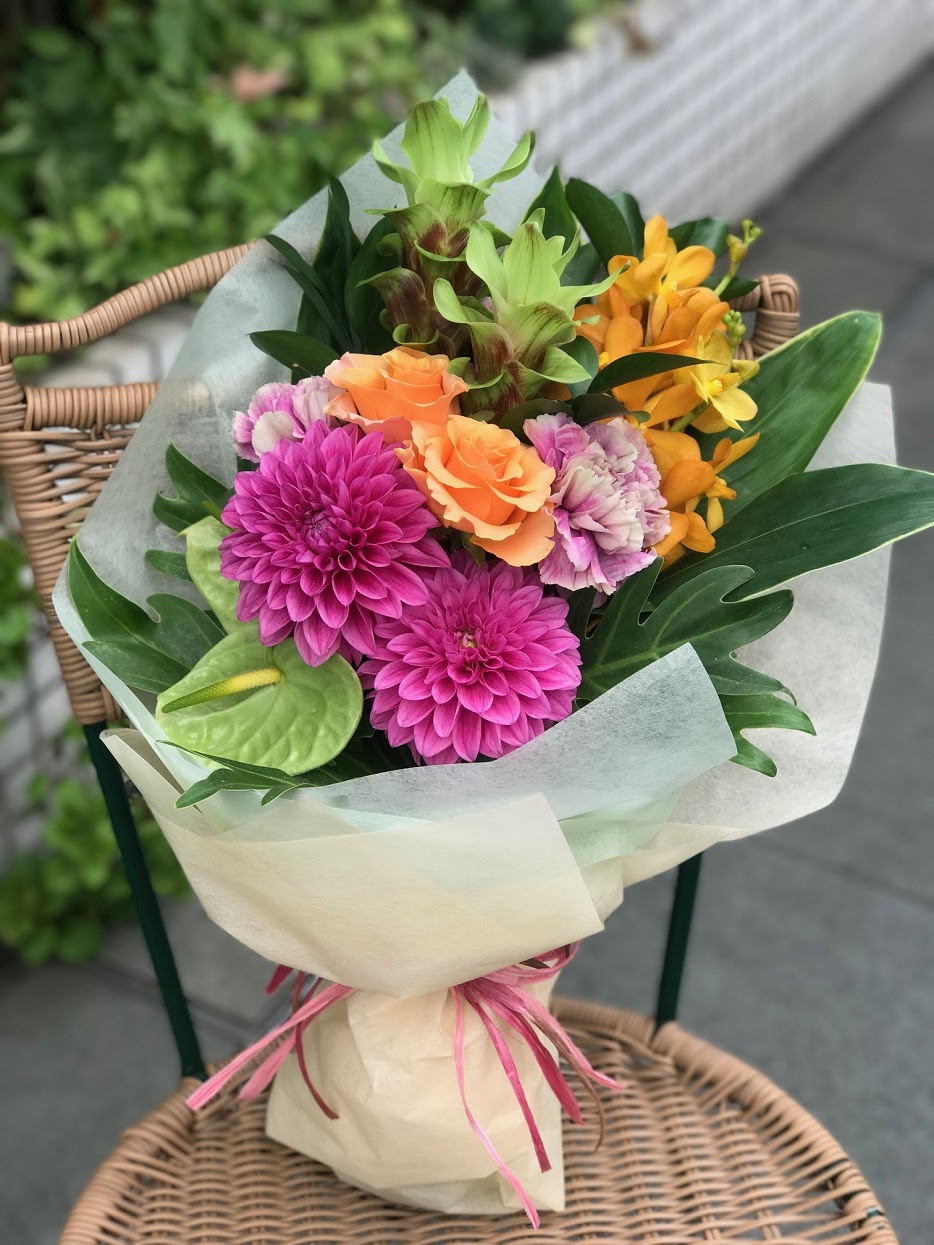 花束 おまかせトロピカルフラワーの花束 ル 花フェ日テレプラザ店 港区のお花屋
