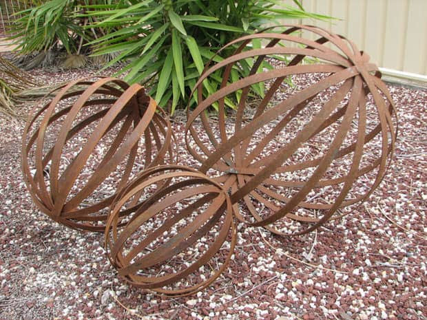 How do you make metal look old and rusty - To age galvanized metal