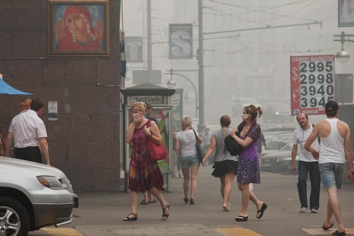 Moscow Chokes in Intense Smog (28 pics)