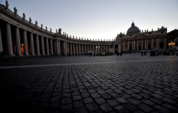 Basílica de São Pedro neste sábado (2) (Foto: AFP)