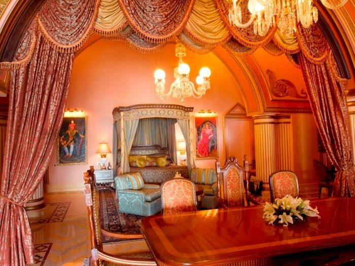 Grand presidential suite in Taj Lake Palace