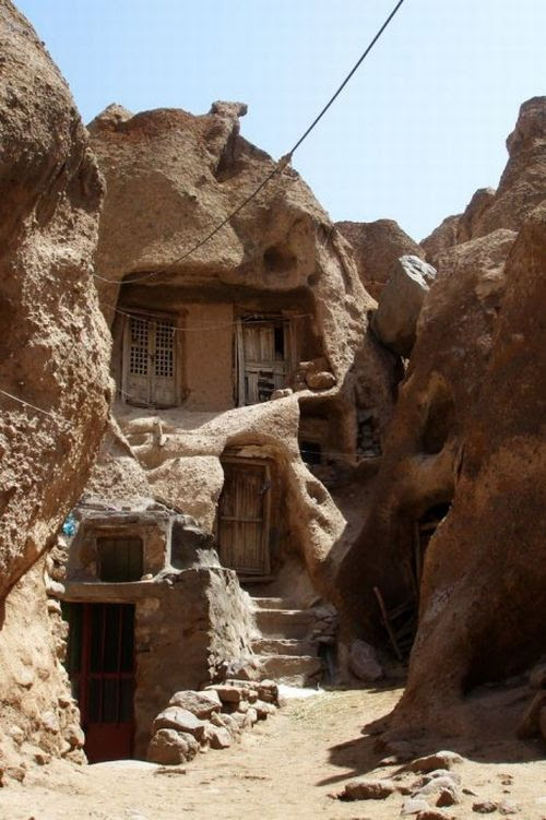 Troglodyte village in Iran (19 pics)