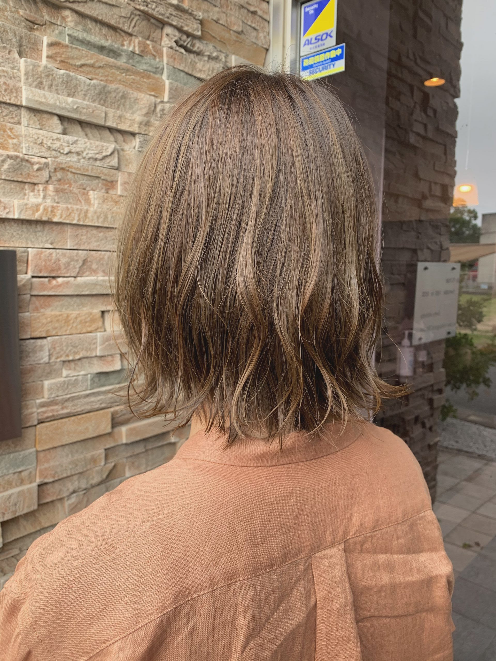 髪色 アッシュブラウン はブリーチなしでもok 大人ヘアカラー Quattro クアトロ