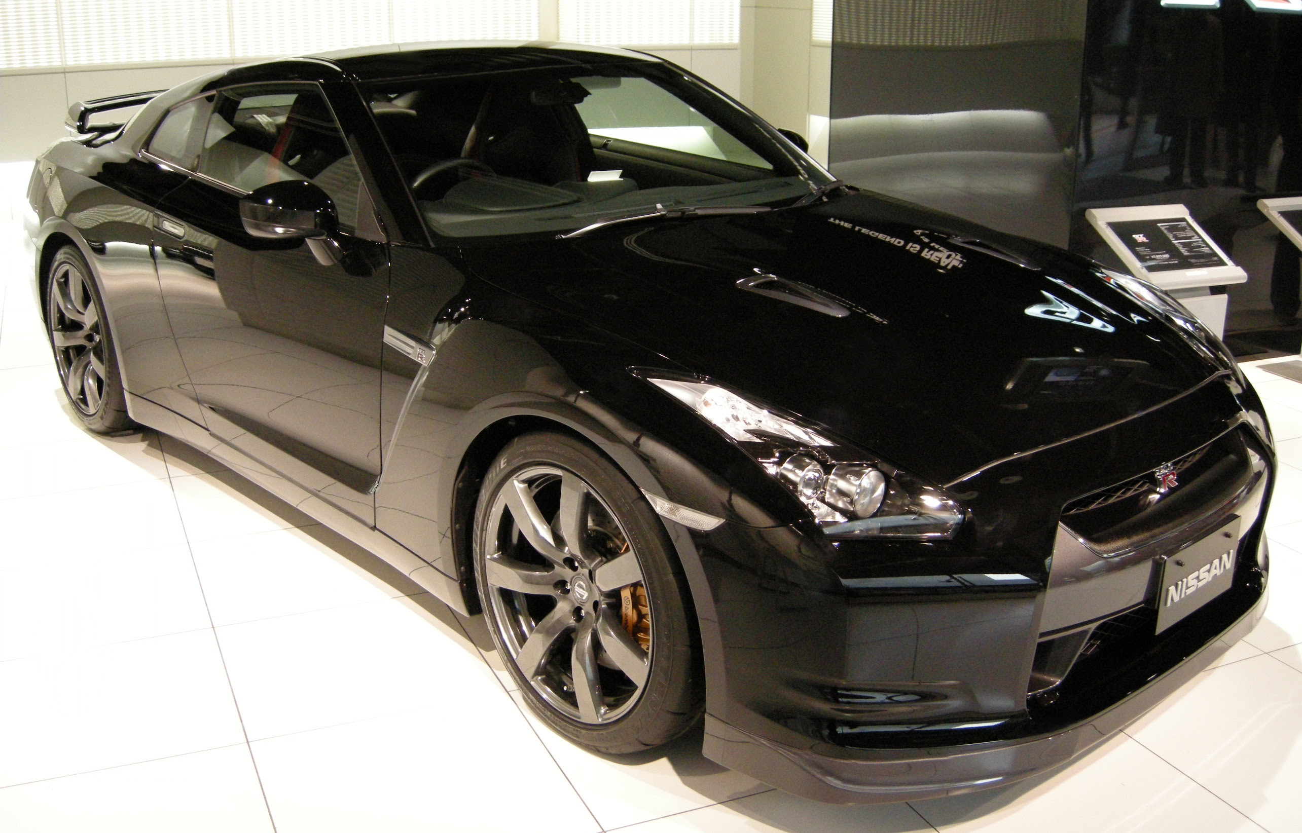 Nissan GT-R Black