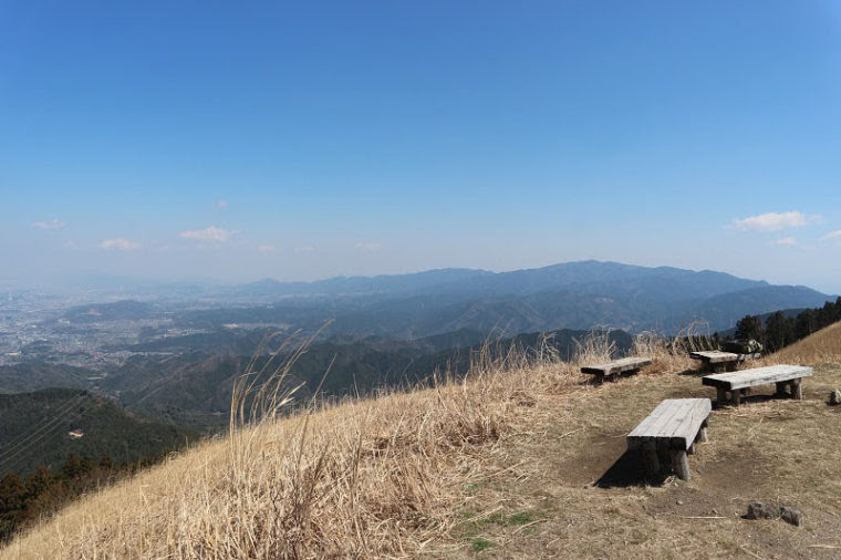 21年版 大阪のススキ名所 岩湧山 見頃やアクセスを紹介 ニシタビ