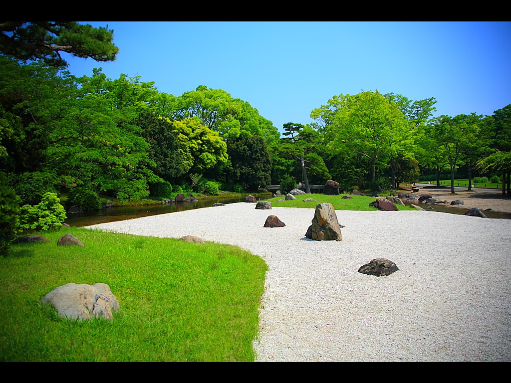 日本庭園 中世庭園の白砂