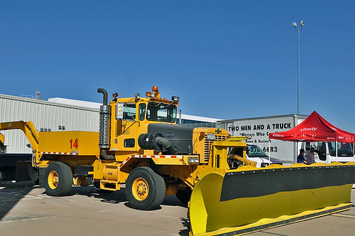 DIVCO milk truck · OSHKOSH