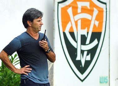 Caio Júnior elogia Edson Magal depois de triunfo fora de casa