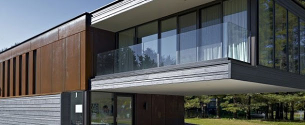 Amazing Modest House with Floating Bedroom 2012