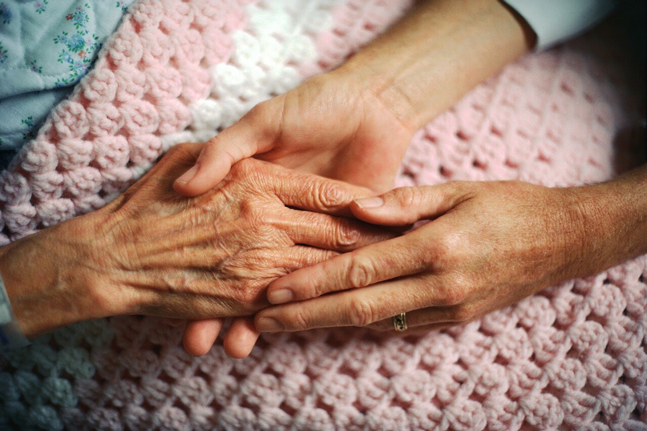 http://www.tnhospice.org/assets/elderly%20hands.jpg