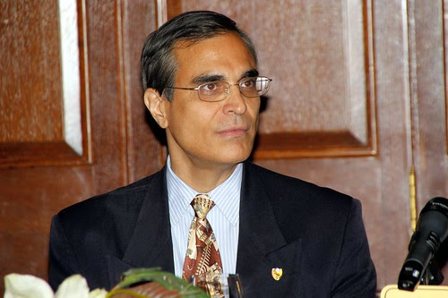 José Luis Cordeiro, con Grupo Vasco del Club de Roma