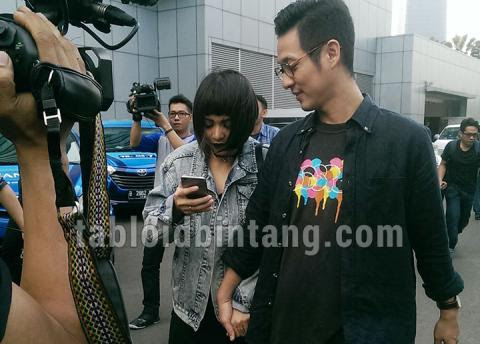 Foto: Putri Titian Protes ke Wartawan, Saat Hamil Besar