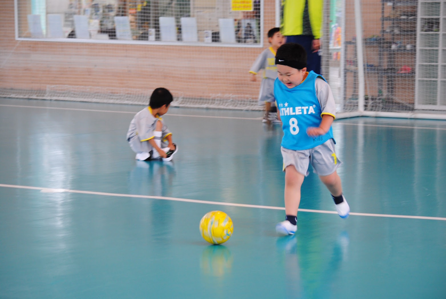 キッズサッカー 幼少期に体を動かすことで現れる効果 運動神経の発達から協調性 社会性 集中力まで サッカー 体育 体操 スクールのリオペードラ加賀ブログ
