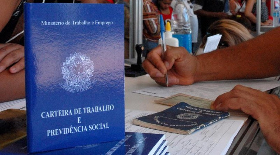 carteira de trabalho (Foto: Agência Brasil)