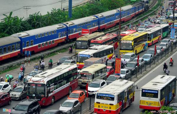 Cửa ngõ phía nam Hà Nội ùn ứ sau đợt nghỉ lễ kéo dài