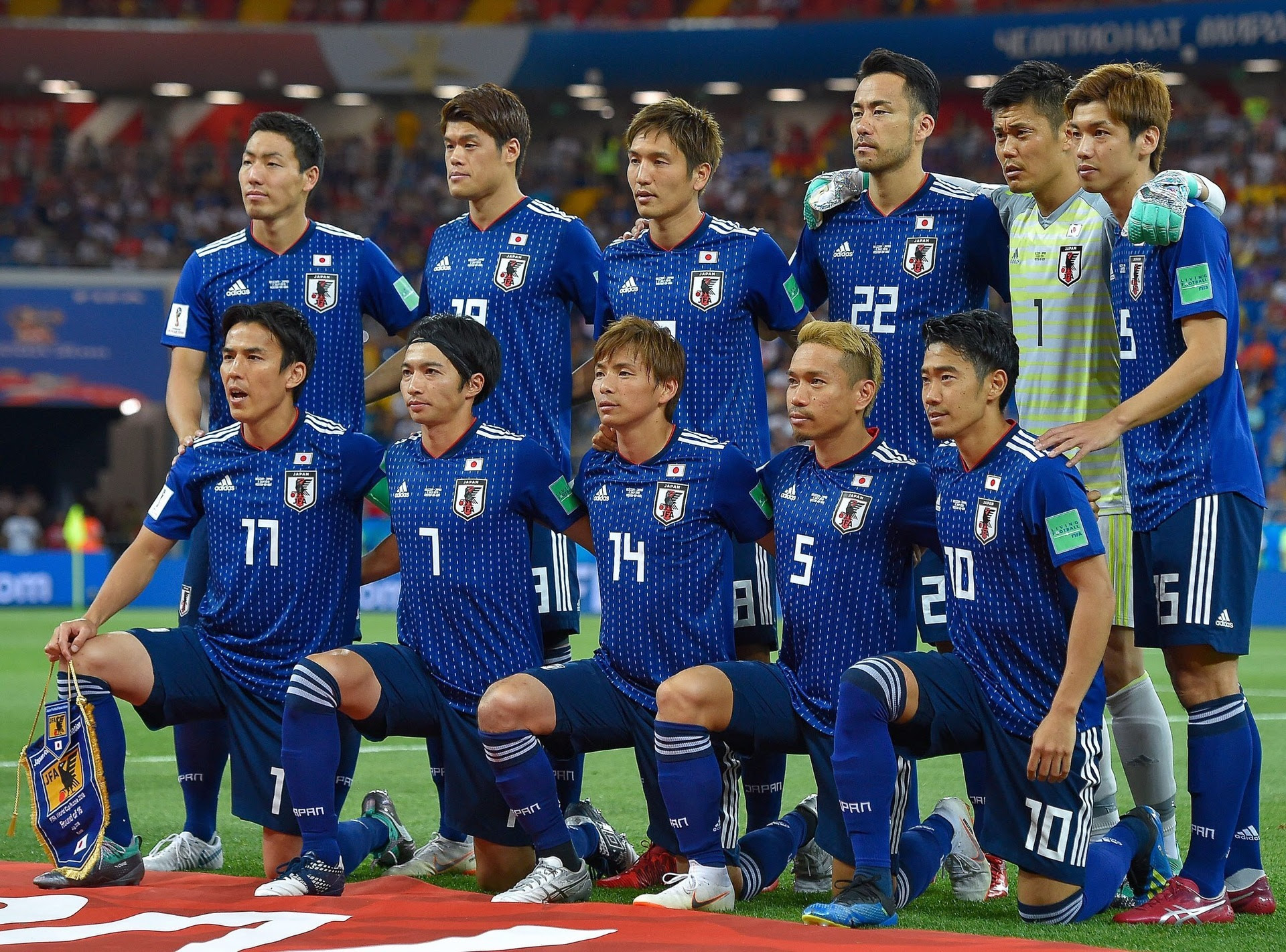 日本代表スターティング集合写真 07年 18年 オシム 岡田 ザッケローニ アギーレ ハリルホジッチ 西野 Football Shirts Voltage Com サッカー各国代表 クラブユニフォーム