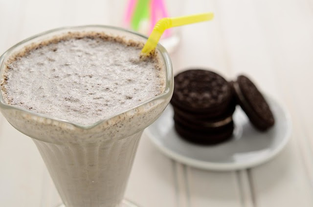 Banana Cookies N Cream Shake 2