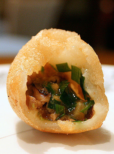 Harm Soei Gok - Deep-friend traditional chicken dumpling