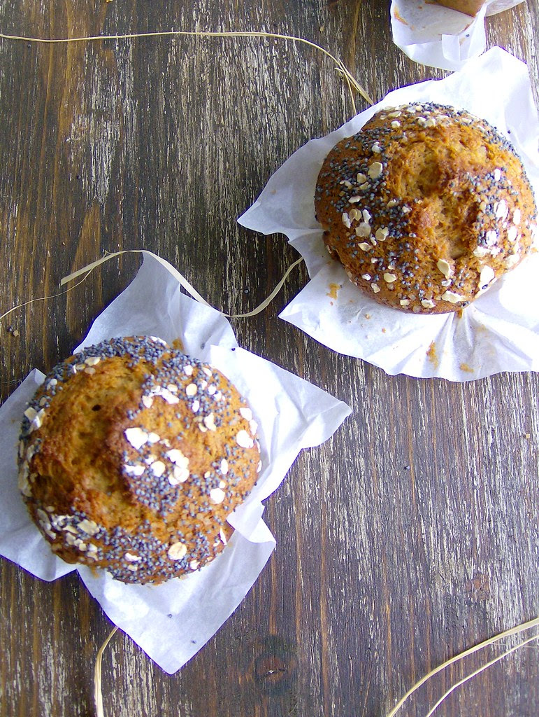 Muffins de zanahoria y nueces, semillas de amapola y avena