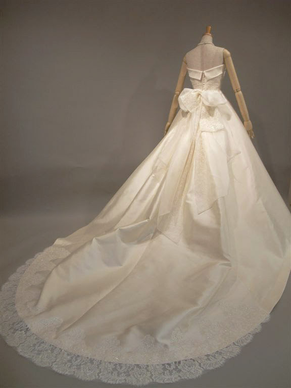 ミカドシルクのaライン シルク100 のウェディングドレス ラ クチュール ヨシエ