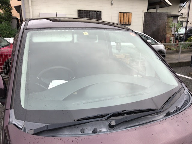 車検シールの位置に決まりはある 貼らないと罰則になるのか 自動車メンテナンスお役立ち情報blog