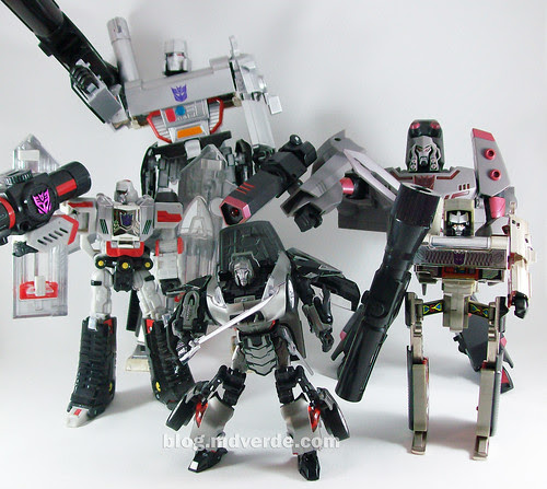 Transformers Megatron Alternity Blade Silver vs otros Megatrons - modo robot