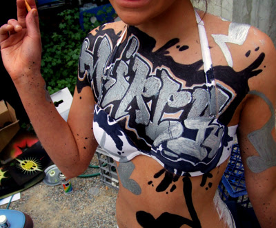 http://fc09.deviantart.net/fs20/f/2007/307/9/8/Body_Painting_3_by_kirpy.jpg