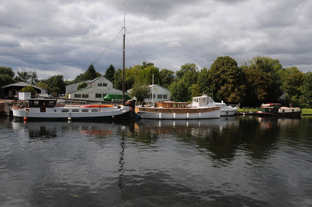 Harris's Boatyard, Laleham Reach (C) Philip Halling :: Geograph ...