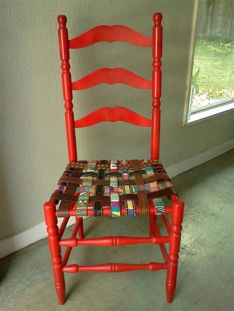 cadeira de madeira antiga reformada