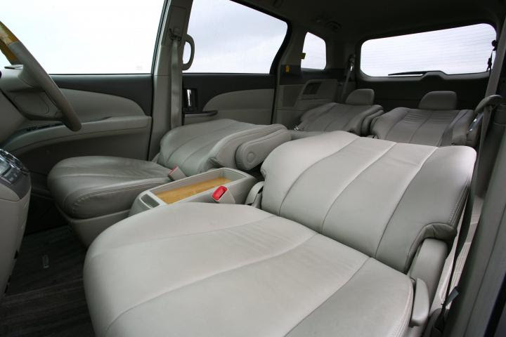 必須 エスティマの車中泊グッズ これがあればどこでも行ける