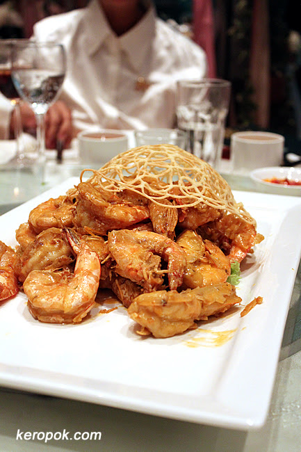 Stir Fried prawns with salted egg yolk and butter
