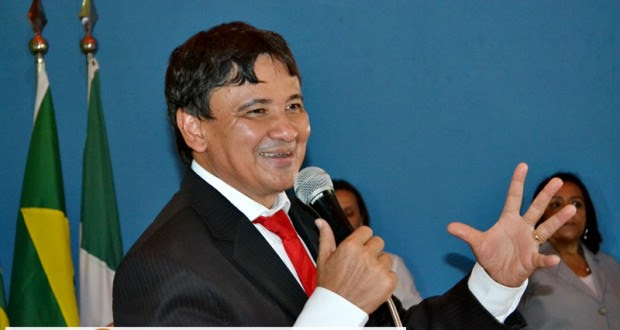 Governador quer retomada de obras paradas até o final de abril