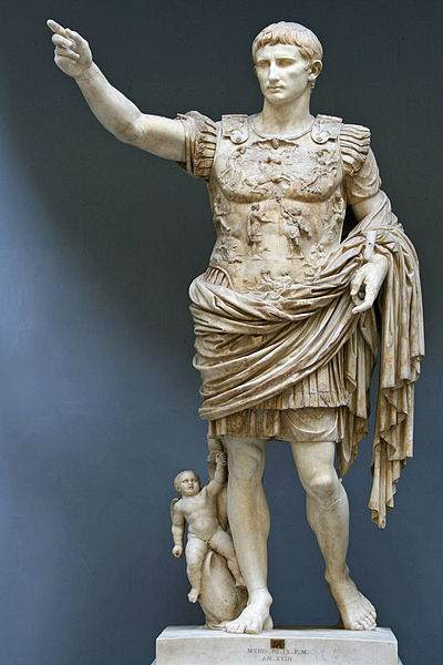 Augusto (Cayo Octavio Turino) fue el primer emperador romano. Gobernó entre 27 a.C. y 14 d.C., año de su muerte, convirtiéndose así en el emperador romano con el reinado más prolongado de la historia.