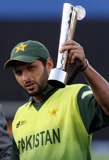 http://www.forumpakistan.com/images/celebrity-profiles/Shahid-Afridi-3.jpg