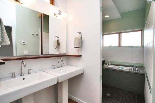 Green-cubed-bathroom