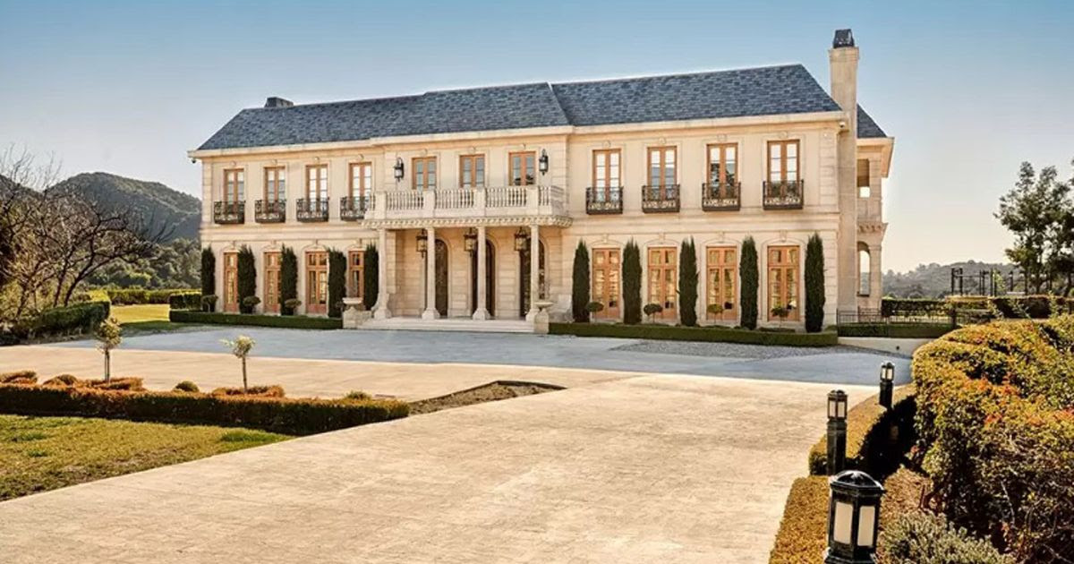 Inside Neymar's £7,000-a-night Airbnb Beverly Hills ...