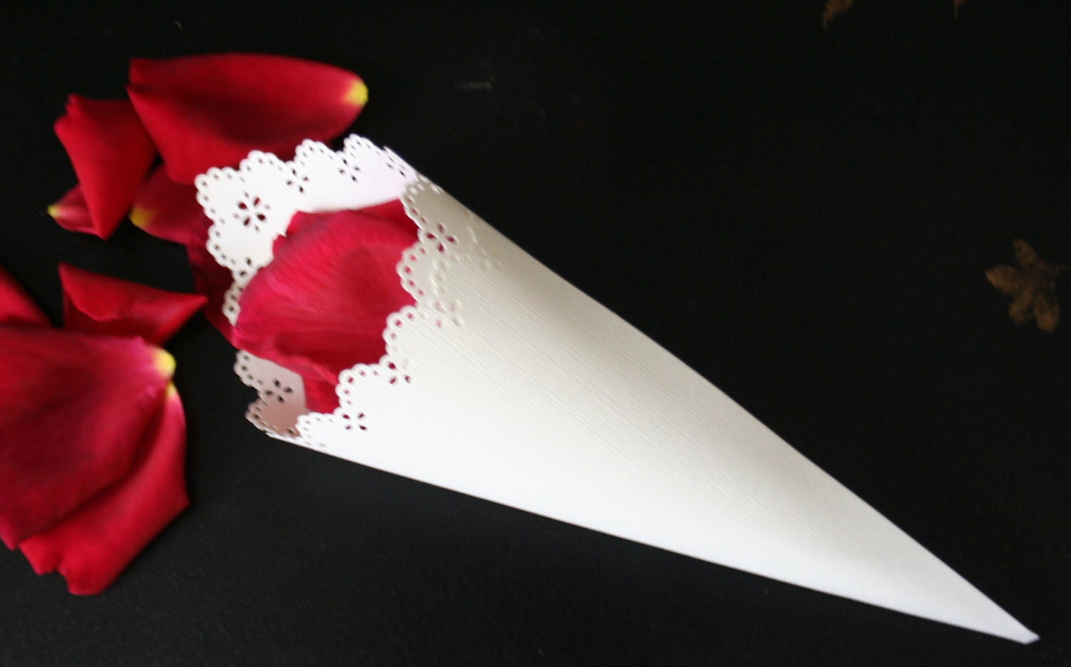 Scalloped Wedding Petal Cones Party Favors