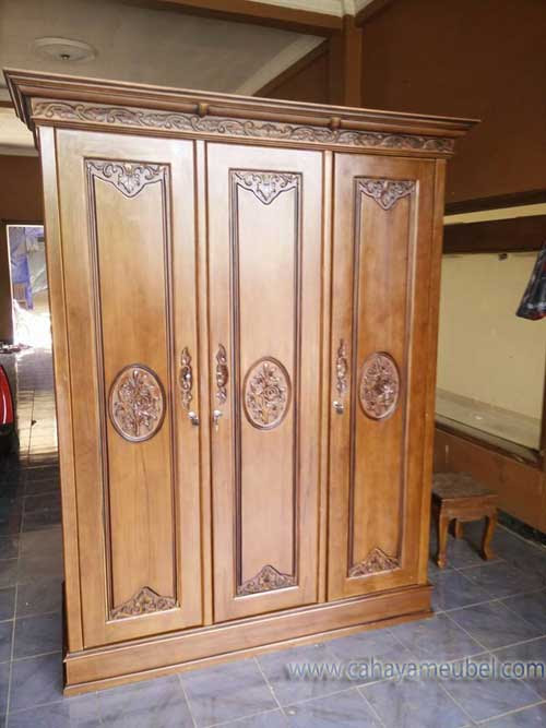 Lemari Pakaian 3 Pintu Ukir Jati Jual lemari Pakaian Lemari Pakaian 3 Pintu Ukir Jati Jual lemari Pakaian