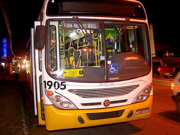 Ônibus assaltado fazia a linha 60, entre os conjuntos Pajuçara e Mirassol, em Natal (Foto: Reprodução/Inter TV Cabugi)